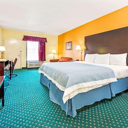 Days Inn By Wyndham Covington Exterior photo