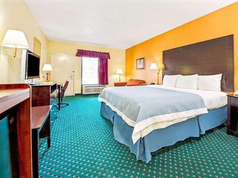 Days Inn By Wyndham Covington Exterior photo