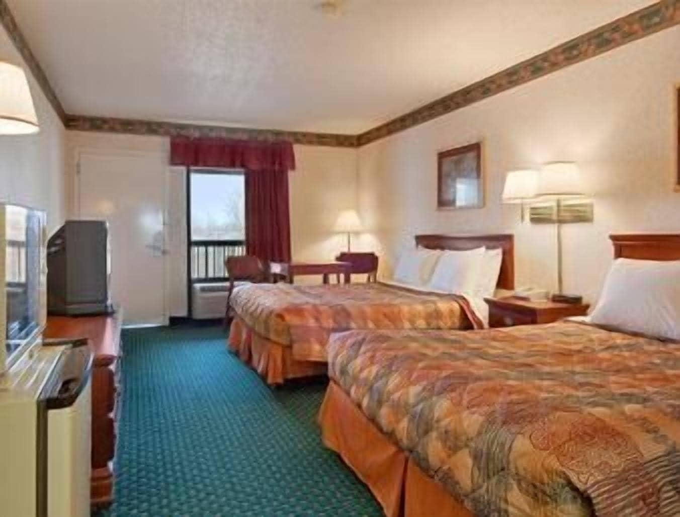 Days Inn By Wyndham Covington Room photo