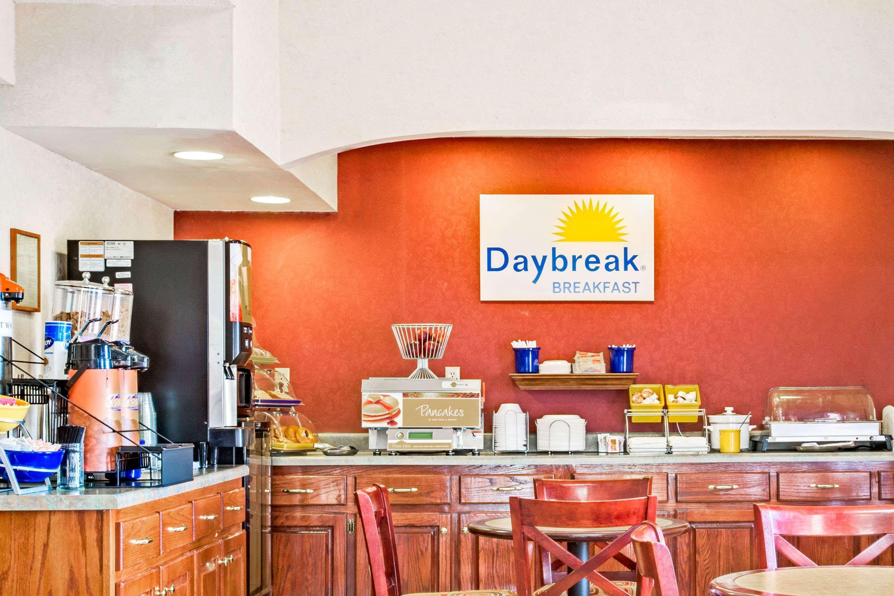 Days Inn By Wyndham Covington Exterior photo