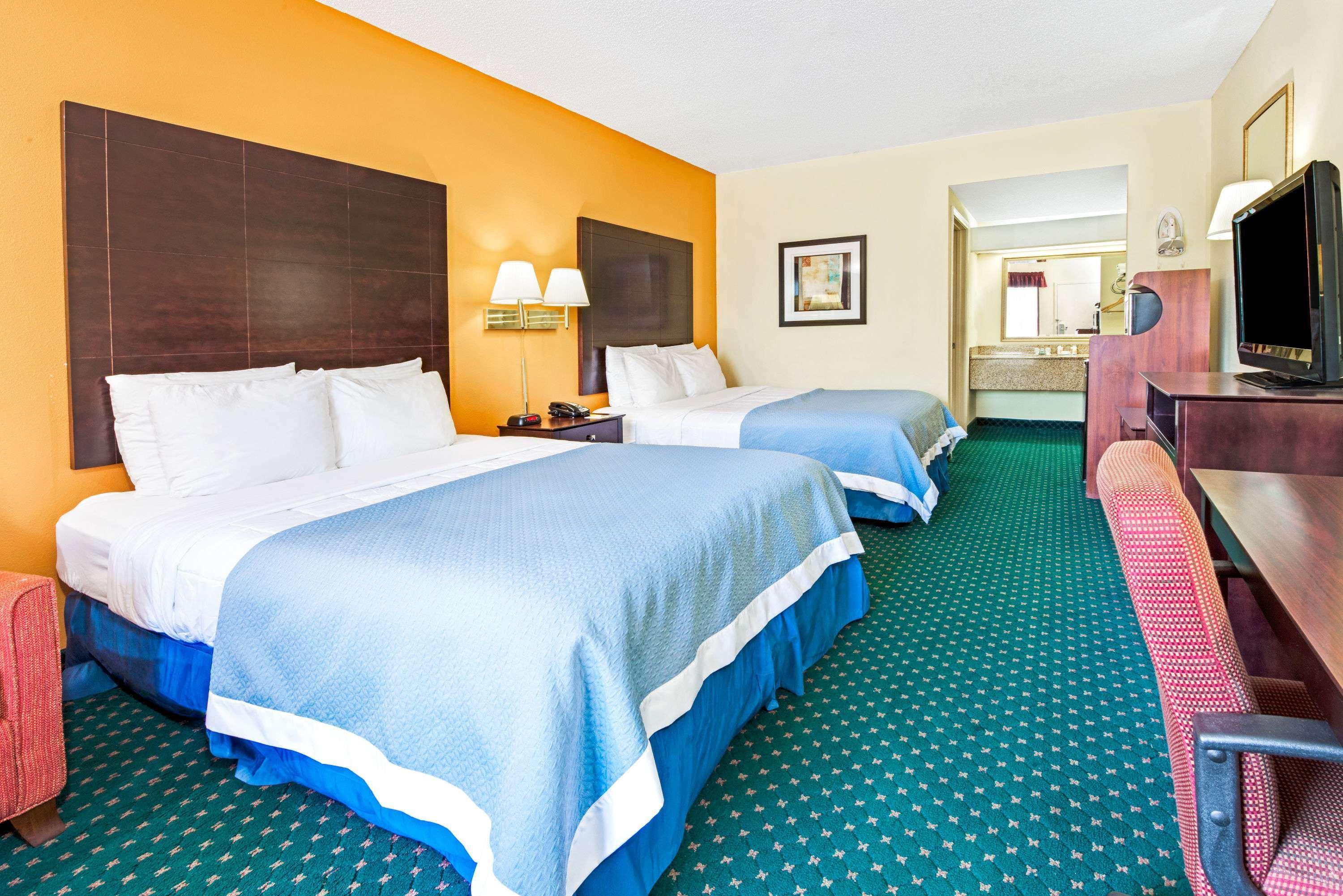 Days Inn By Wyndham Covington Exterior photo