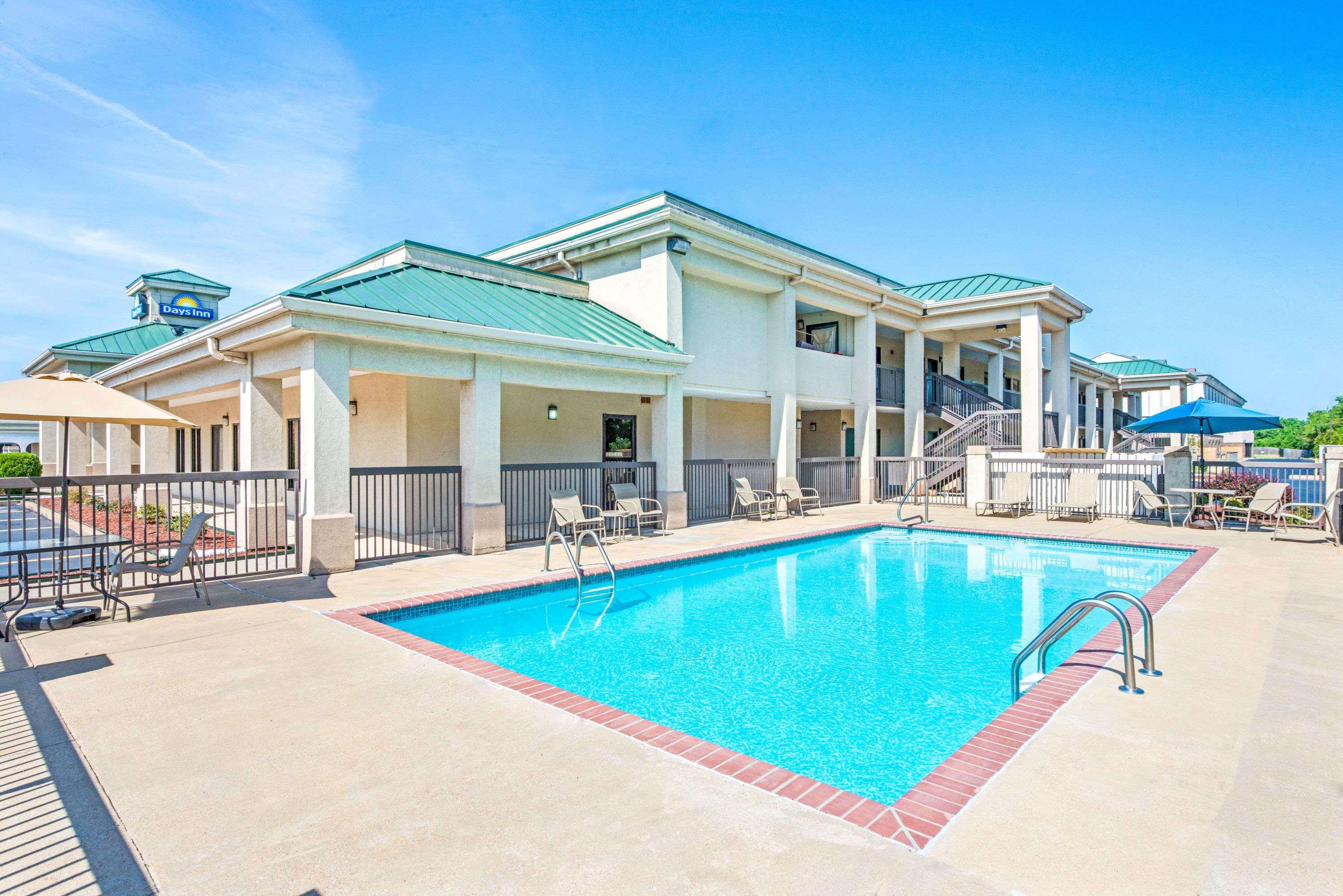 Days Inn By Wyndham Covington Exterior photo