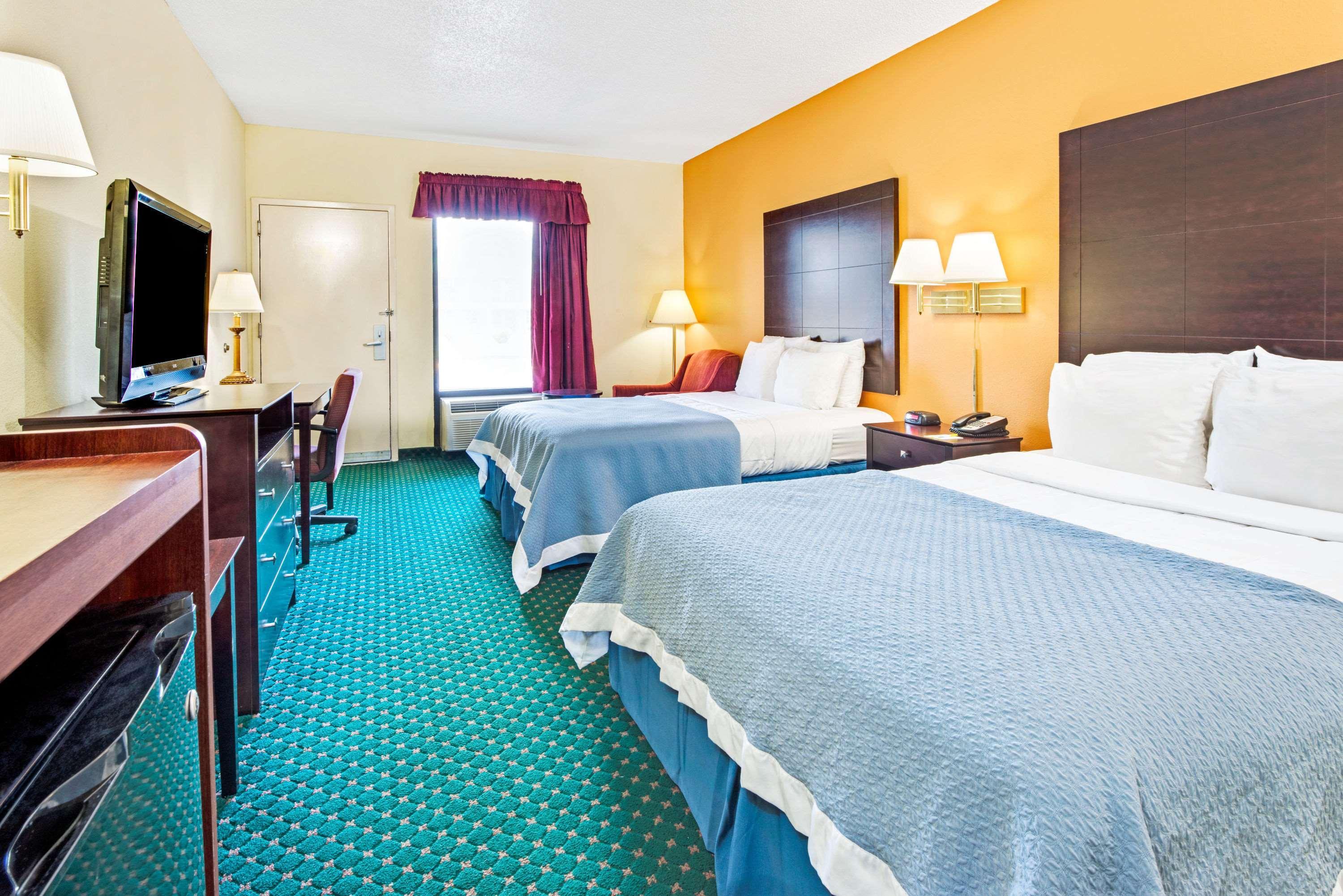 Days Inn By Wyndham Covington Exterior photo